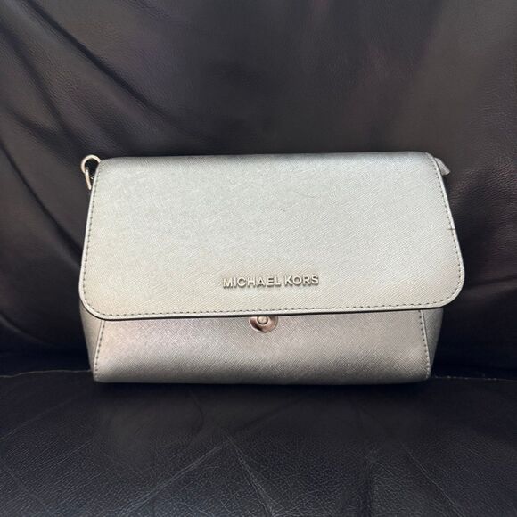 Michael Kors silver bag - Picture 1 of 9